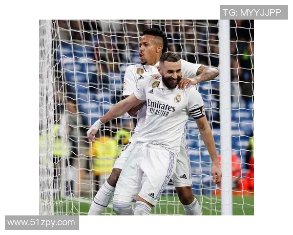 皇马主场熬平0-0小贝缺阵影响大本泽马单骑救主