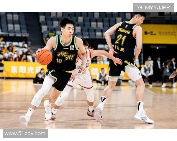 浙江东阳光再创辉煌：CBA冠军再度归属，球迷狂欢庆祝