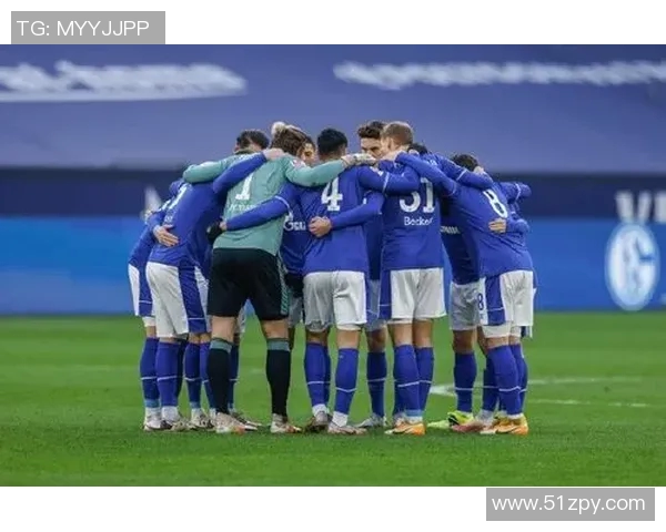 沙尔克04大败加剧保级困境,危机愈发严重 沙尔克04大败加剧保级困境,危机愈发严重